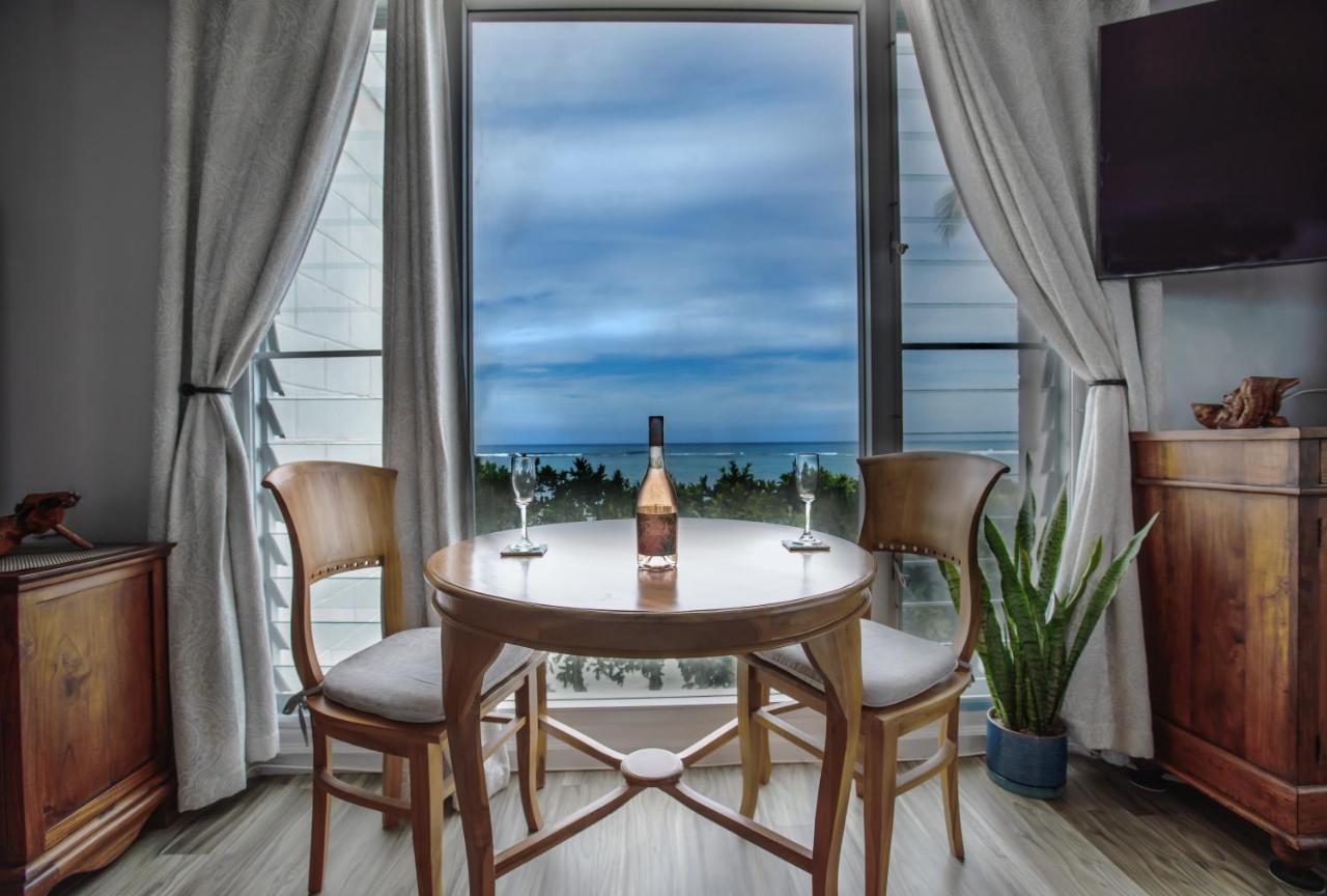 Breezy Beachfront Bali-Style Haven 180 Degree Oceanview Hau'ula 外观 照片